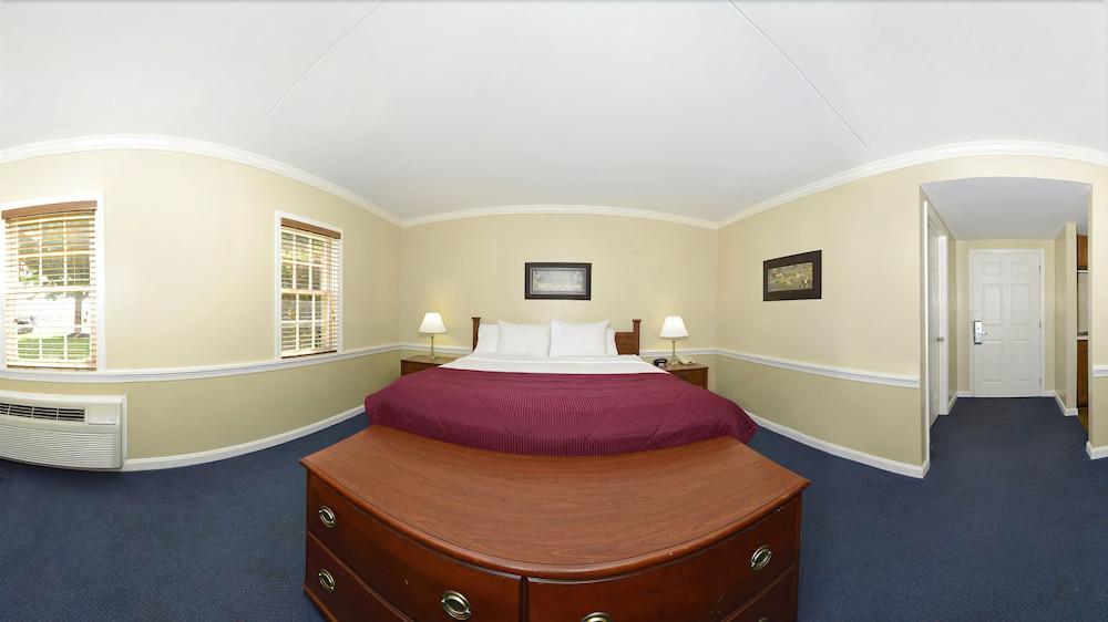 Clarion - Lancaster 3* Strasburg