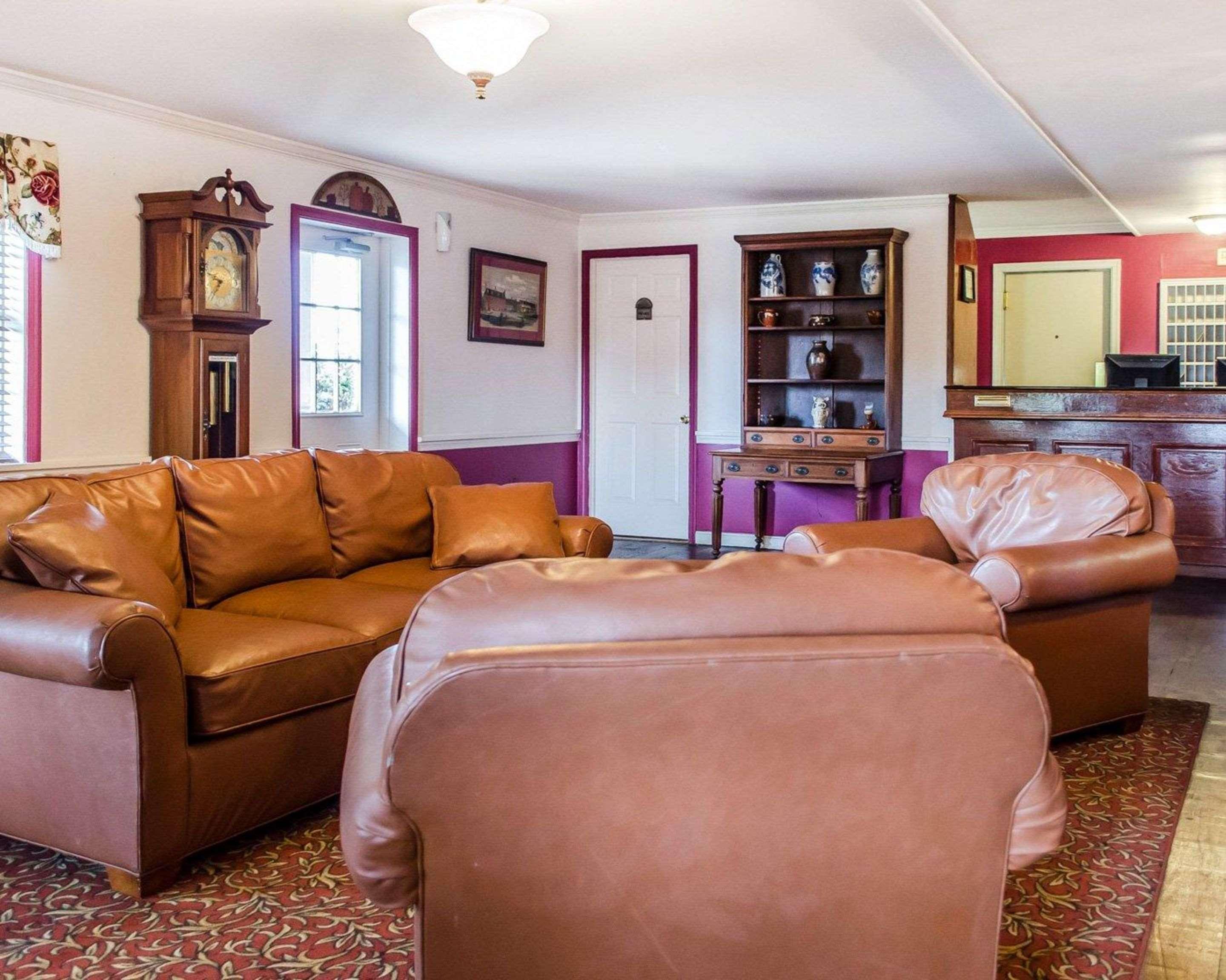 Clarion - Lancaster 3* Strasburg