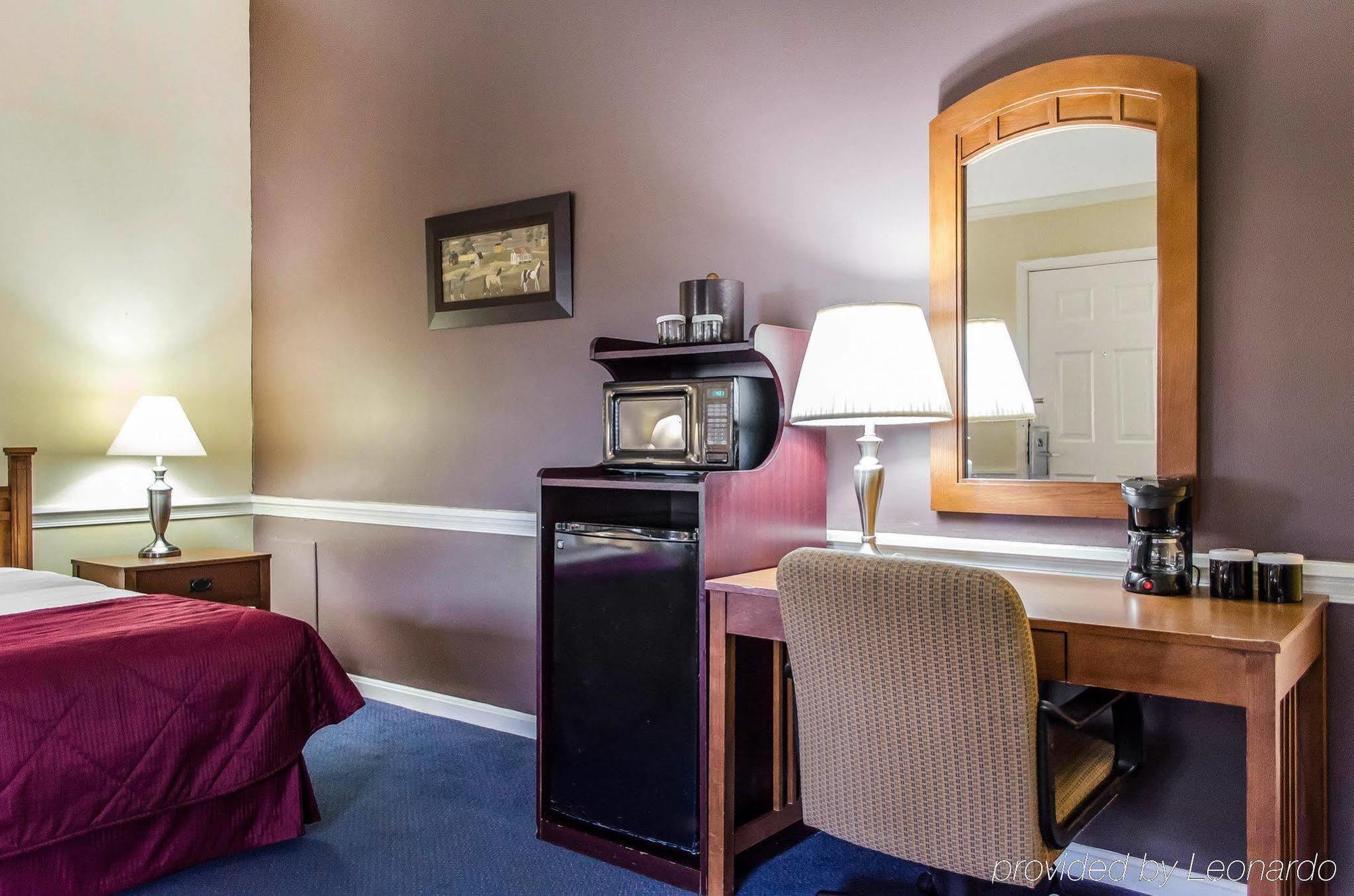 Clarion - Lancaster 3* Strasburg